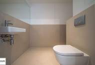 Helle 2 Zimmer Dachgeschosswohnung mit hofseitiger Terrasse - Abendsonne auf der eigenen Terrasse genießen! // ab 02/26 **VIDEO**