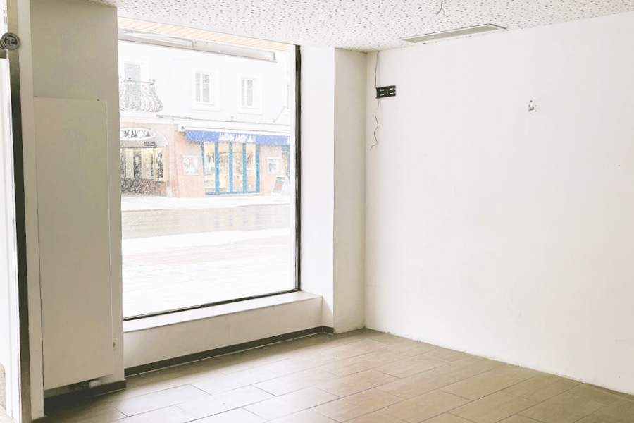 Moderne Geschäftsflächen,großzügig, flexibel und ideal positioniert für Praxis, Büro oder Handel“, Gewerbeobjekt-miete, 1.750,00,€, 9800 Spittal an der Drau