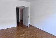 Helle 3-Zimmer-Wohnung mit ca. 92,27 m² Wohnfläche in Top Lage-ideal geeignet für Pärchen!