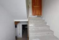 Suchen Sie ein neues Zuhause für sich und Ihre Tiere? Dieses renovierte Bauernhaus mit Nebengebäude und großem Grundstück wartet auf Sie!