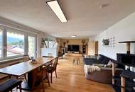 Helle 6-Zimmer-Wohnung mit 2 Balkonen, 2 Bädern und Kamin