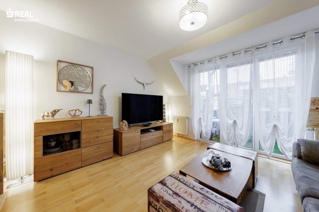 Traumhafte 4 Zimmer-Dachgeschoss-Maisonette mit Balkon in absoluter Ruhelage