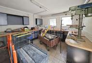 Autobahnnähe | Lagerplatz mit Freiflächen, Lagerräumen &amp; Flugdächer | ebenerdige Zufahrt | Personalräume vorhanden