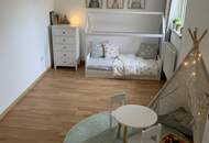 Perfekte Wohnung für junge Familien und Pärchen dank idyllischer Grünlage und optimaler Infrastruktur! Kompakte und sehr flexibel nutzbare Raumaufteilung! Neu saniert und sofort beziehbar!