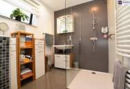 Einladendes Zweifamilienhaus in Kalsdorf bei Graz! Separate Einheiten und TOP Ausstattung, ein echtes Highlight! Finanzierung ohne Eigenkapital möglich und leistbare Rückzahlung mit flexibler Laufzeit. Jetzt Ihr Traumhaus entdecken!