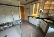 Großzügige Liegenschaft | attraktives Einfamilienhaus mit Galerie|1.706 m² Grundstück | 2 Garagen!