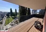 **ATTEMSGARTEN - HOCHWERTIGE 4 Zi WOHNUNG INKL. KÜCHE - 2 TERRASSEN - 2 BÄDER UND FITNESS**