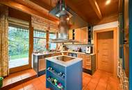 Einfamilienhaus im Zentrum von Neukirchen – 6 Zimmer, großem Garten, Garage &amp; Bürotrakt