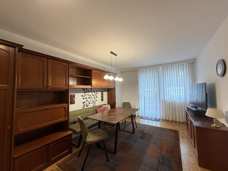 Lichtdurchflutete 3 Zimmer Wohnung mit Grünblick