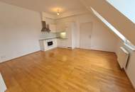 Befristet vermietete 2-Zimmmer- Dachgeschosswohnung - Garten-/Hofseitig ausgerichtet!