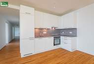 Erstbezug: Exklusive 4- Zimmer Dachgeschosswohnung mit 4 Terrassen nahe Kagraner Platz U1