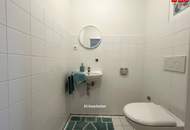 Linz-Oed: Dank vieler großer Fenster lichtdurchflutete 3-Zimmer-Wohnung mit Balkon & Autoabstellplatz in städtischer ruhiger Grünlage