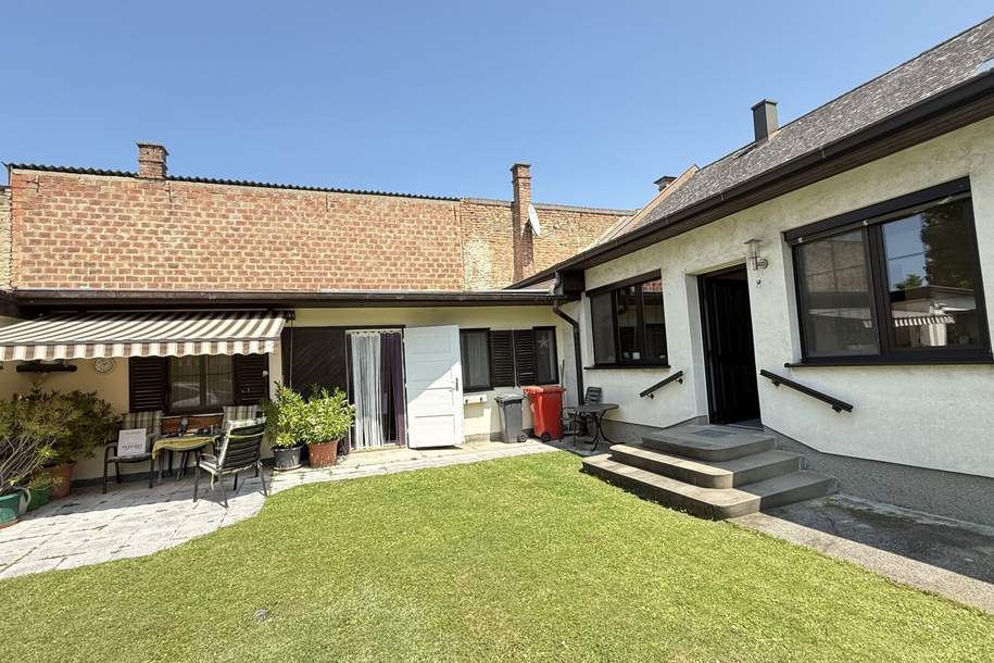 Großes Einfamilienhaus mit Veranda und Wirtschaftsanbau mit uneinsichtigen Garten + Ausbaupotential!, Haus-kauf, 519.000,€, 2435 Bruck an der Leitha