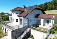 ZWEIFAMILIENHAUS IN ERHÖHTER GRÜNRUHELAGE MIT AUSBLICK