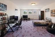 Sehr großer Bungalow mit 2 Terrassen, Keller, Dachausbaureserve, Garage mit 2 Stellplätzen