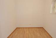 CHRISTOPH CHROMECEK IMMOBILIEN - PERCHTOLDSDORF - Renovierte 2-Zimmer Altbauwohnung mit Garten in Zentrumslage!