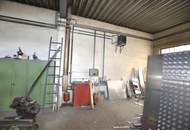 ZINSHAUS MIT GEWERBEHALLE IN HIMBERG