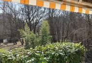 Traumhafte Grünruhelage in einer Sackgasse: Voll unterkellertes Familienhaus mit Carports