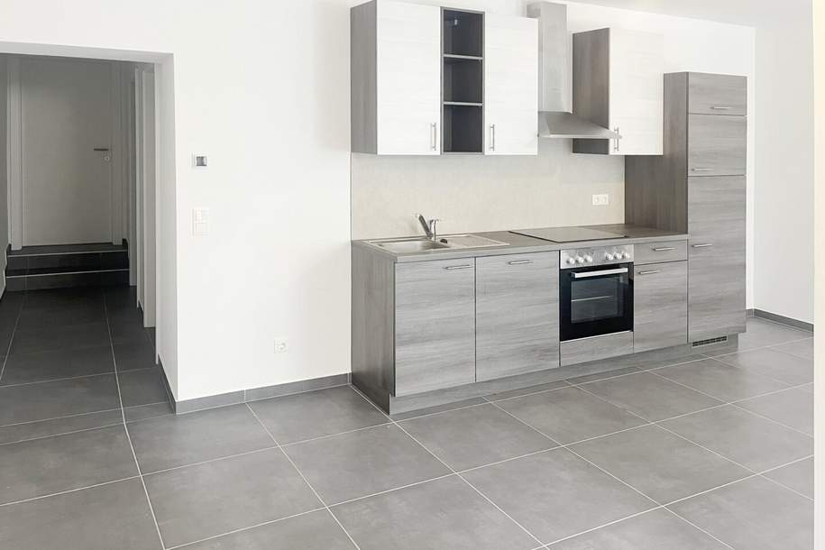 EIGENER EINGANG IM HAUS - ERDGESCHOSS - ERSTBEZUG nach Generalsanierung - nahe Fußgängerzone und Landesklinikum, Gewerbeobjekt-kauf, 249.000,€, 2700 Wiener Neustadt(Stadt)