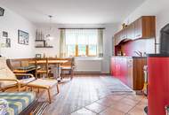 Zweifamilienhaus mit vielseitigem Gewerbebereich & exklusivem Wellnesshaus