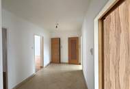 Klimatisierte Dachgeschosswohnung mit 4 Schlafzimmer und Garage // Air-conditioned attic apartment with 4 bedrooms and garage //