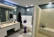 Hinterbrühl: Urlaubsfeeling in extravaganter Doppelhaushälfte