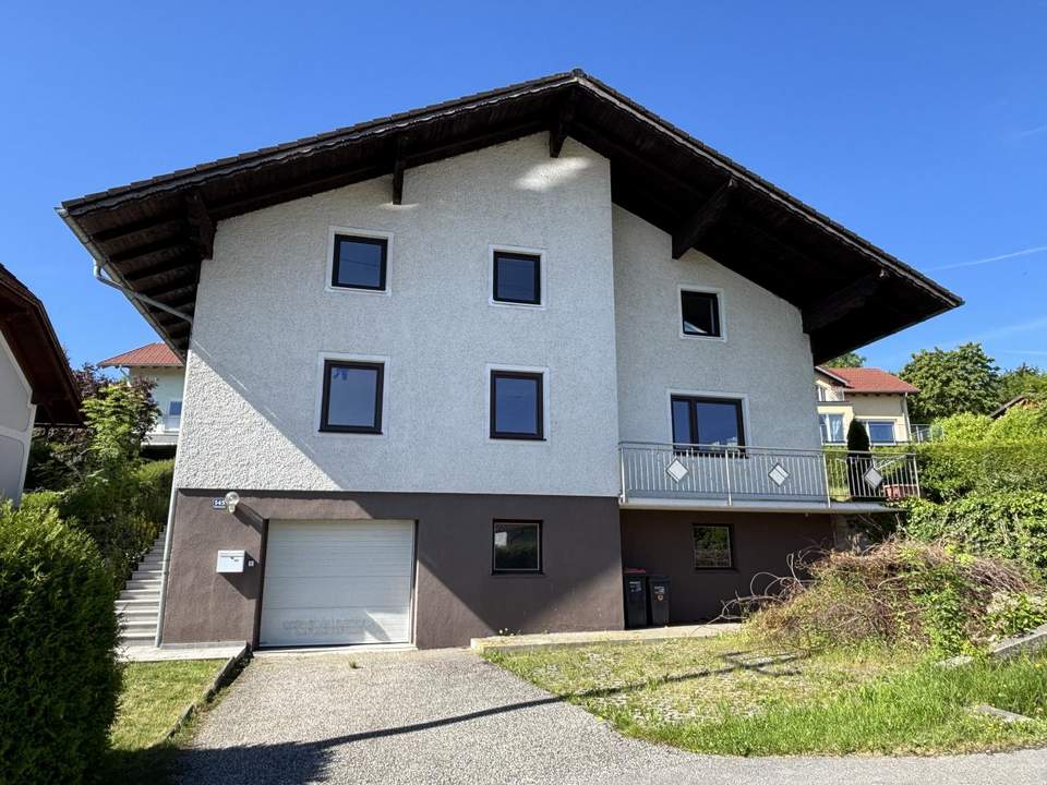 Modernisiertes Mehrfamilienhaus in Vichtenstein