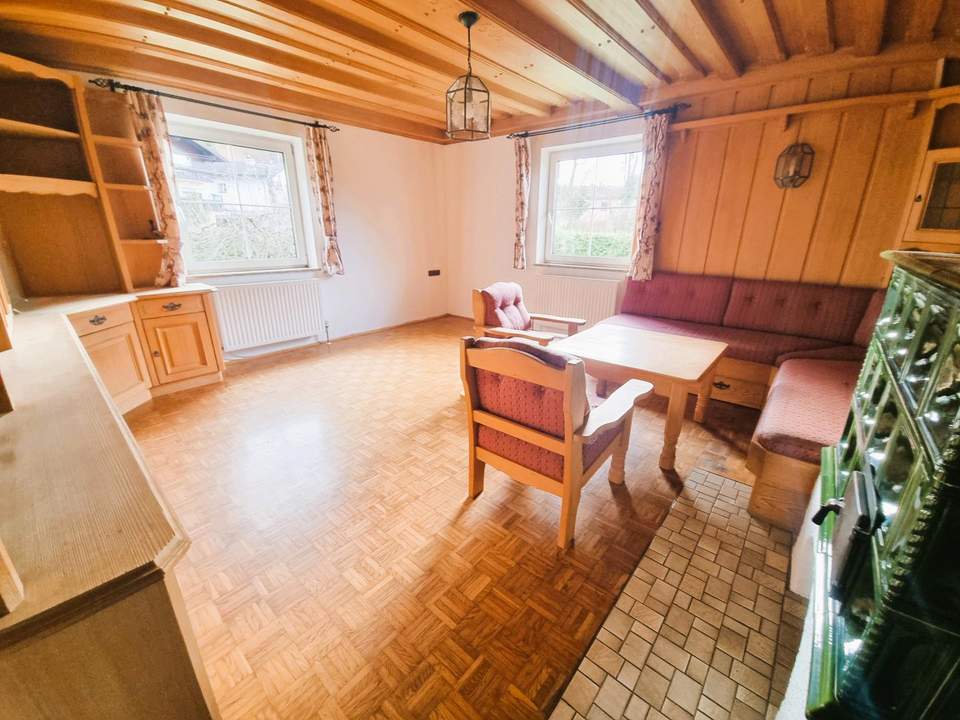Liebevolle 3-Zi.-Wohnung mit 330 m² Garten!