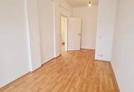 DACHGESCHOSS, INNSTRASSE, sonnige 76 m2 Neubau, 2 Zimmer, Wohnküche, Wannenbad, Parketten, WG-geeignet