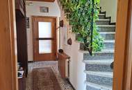 Privatverkauf! Zentrales, sehr gepflegtes Stadthaus mit kleinem Garten, Garage, Pergola und Keller (Provisionsfrei)