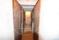 Renovierungsbedürftige 2-Zimmer-Wohnung!