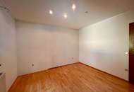 Einfamilienhaus Baujahr 2006 in toller Lage! Völlig unterkellert, Carport, schöner Garten mit Pool!