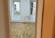 WOHNHIT MIT SCHÖNEM ALTBAU- FLAIR