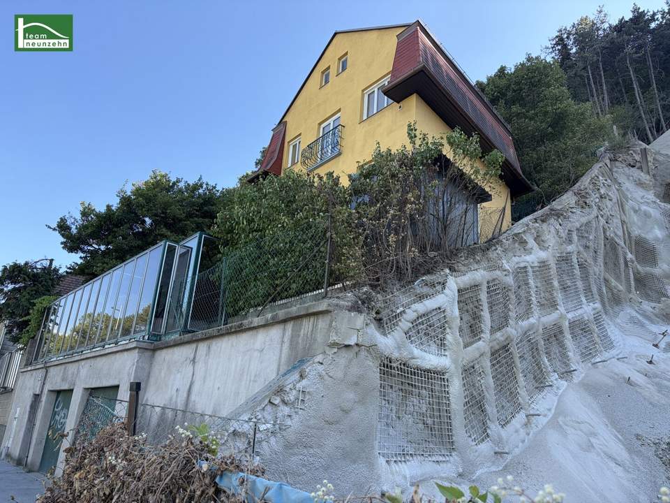 Für Entwickler oder für ein exklusives Eigenheim - oberhalb des Hafens Kuchelau in 1190 Wien! Grundstück mit Bestandshaus.
