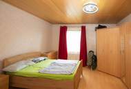 Ruhelage: Einfamilienhaus in Teesdorf mit viel Stauraum und Garage