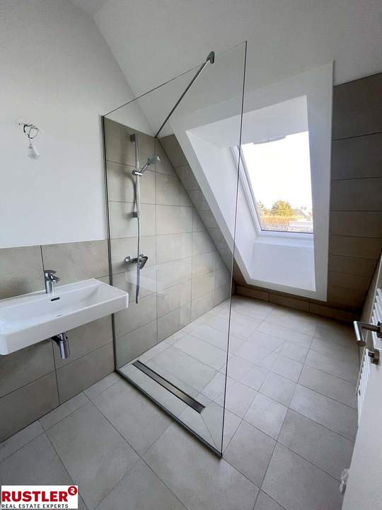 Neubau-Anlegerwohnung | VINCENT | Dachgeschoss mit Terrasse | aufstrebende Lage | Provisionsfrei!