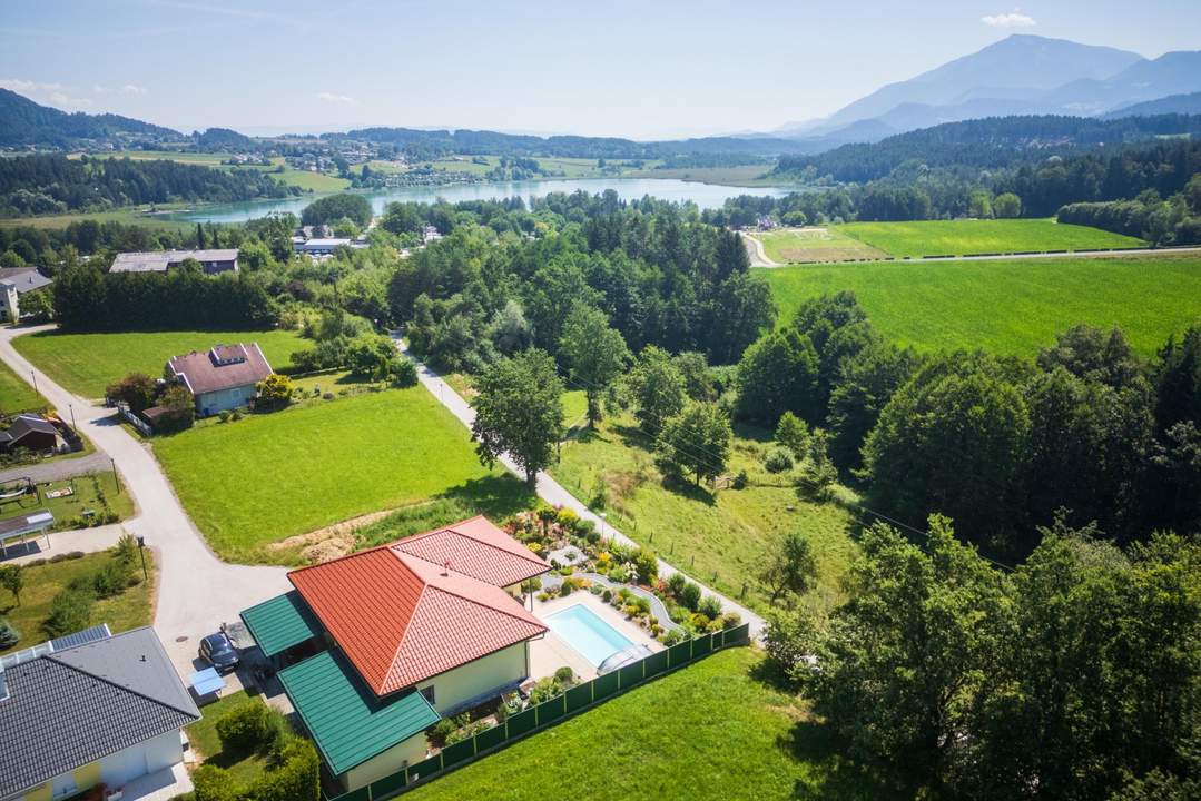 Wunderschöner Bungalow mit Pool und Paradiesgarten