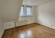 2-Zimmer, Dachgeschoßwohnung mit Schrankraum extra Küche