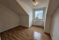 Sofortbezug: Sonnige DG Wohnung