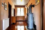 Sehr gepflegter Bungalow mit Terrasse, Garage, Carport und liebevoller Gartengestaltung in ruhiger Lage.