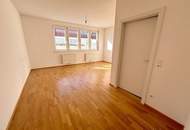 Singlewohnung! Dachgeschosswohnung Nähe U3 Kardinal Nagel Platz