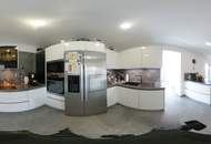 Neuwertige Doppelhaushälfte in sonniger,ruhiger Ortsrandlage