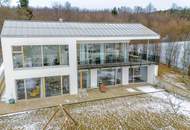 Eine Cuvée-Perle in West-Hanglage mit Blick auf den Thermenort, den Waldrand im Rücken
