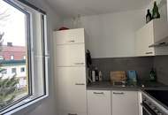 Modernisierte 2-Zimmer-Wohnung in zentraler Lage von Baden mit Balkon
