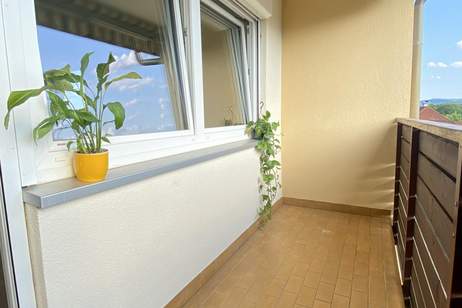 4-Zimmer Mietwohnung mit fast 100 m² und Loggia, Wohnung-miete, 850,00,€, 2624 Neunkirchen