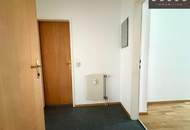 | CHARMANTE 2-ZIMMER-WOHNUNG MIT SONNIGEM BALKON | GRÜN- & SCHLOSSBERGBLICK | ca. 44,1m² | 2.OG | IDEALE LAGE