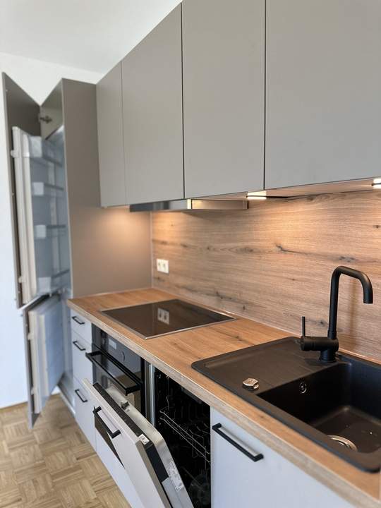 Helle & sehr ruhige 2-Zi.-Wohnung mit Balkon in Klagenfurt | Parkplatz & großes Kellerabteil inkl.