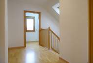 Heimeliges Doppelhaus in Holzbauweise – Wohnen mit Wohlfühlfaktor in ruhiger Siedlungslage!