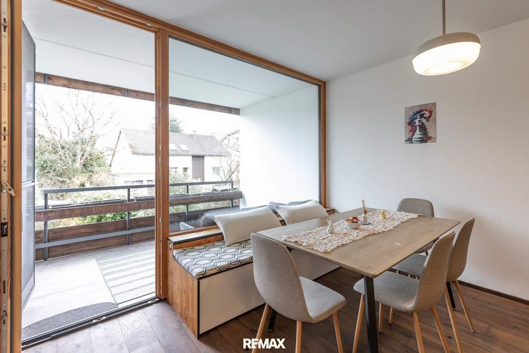 Zentrale, kernsanierte 2-Zimmer-Wohnung in absoluter Ruhelage