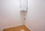 Sanierter Altbau mit modernem Neubau